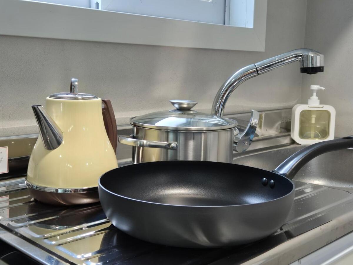 Villa Tangerine Hongdae Hongdae Street Hongik Station Yeontral Park 2 Minutes Dining Table For 8 People Seoul